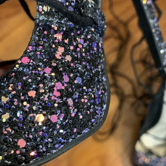 Cupid Size 8.5 Lace up the leg 5 inch open toe heels. - Picture 6 of 9